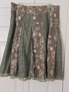 NWT Young Essence Size Large Olive Green Floral Panel Lace A-Line Skirt